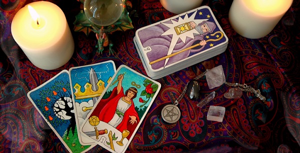 Saiba como o  tarot pode te dar as respostas sobre o amor