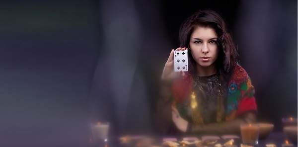 Astrocentro desvenda mitos e verdades sobre a cartomancia