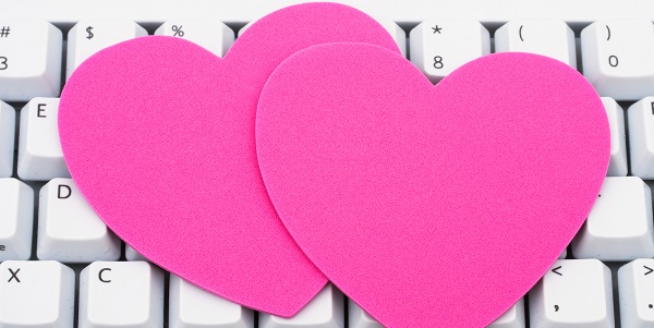 Namoro pela internet pode dar certo?