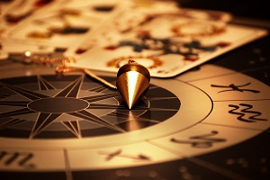 Aprenda a ler e a jogar tarot usando as 12 casas astrológicas