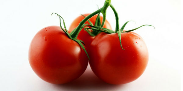 Simpatia do tomate para o cabelo crescer rápido