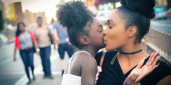 Conheça a poderosa oração para proteger a família