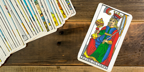 Rainha de Copas no Tarot – Desvende a mensagem desta carta altruísta para você