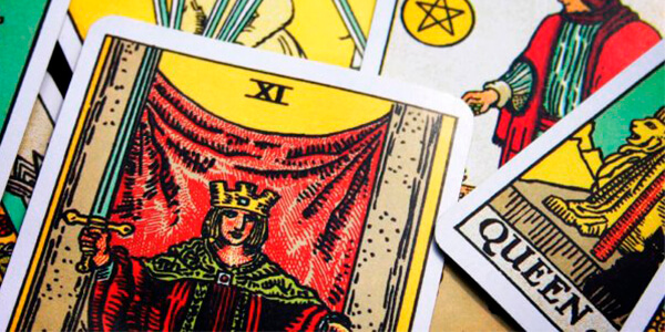 Oito de Copas significado no Tarot - Amor, Dinheiro, Saúde e mais -  Tarotfarm