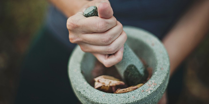 Banho de ervas para repor energias positivas