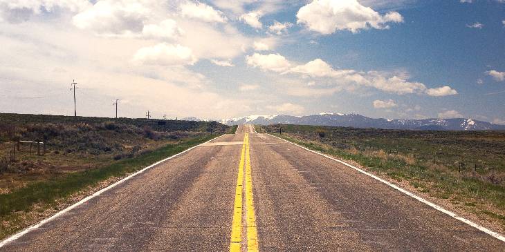 Confira todos os significados e interpretações de sonhar com estrada