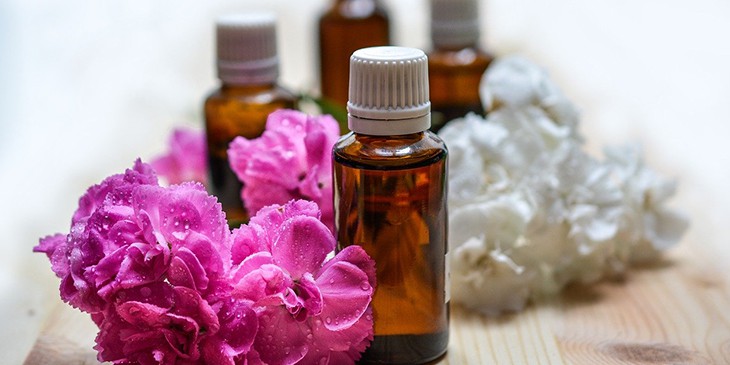 Aromaterapia com óleos essenciais