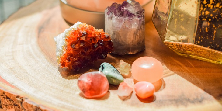 objetos-feng-shui-prosperidade-pedras-cristais