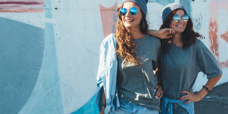 Pessoas que usam a mesma cor de roupa – Entenda a energia por trás desse acontecimento