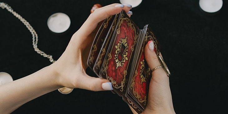 Tarot Cigano da Sorte Financeira - Baralho Cigano Grátis.