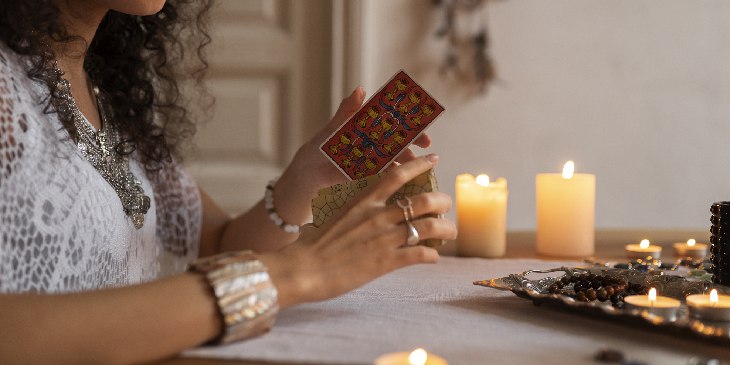 Tarot na Umbanda: desvendando os mistérios das cartas