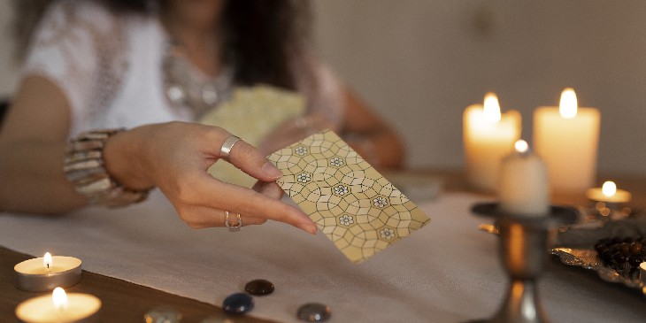 Descubra como o Tarot do sim ou não pode te ajudar!