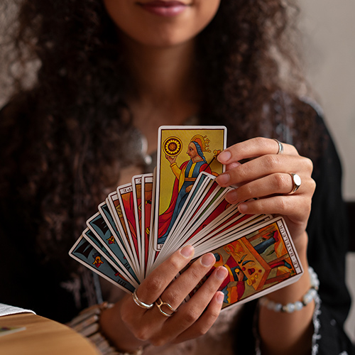 Conheça nossas tarólogas